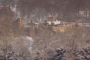 Medieval Collection: Haddon Hall in winter, Derbyshire, England, United Kingdom, Europe