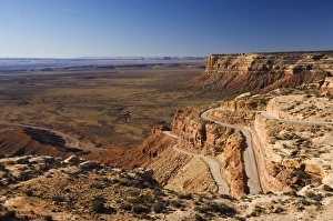 Images Dated 13th January 2000: Hairpin bends leading down to the Valley of the Gods