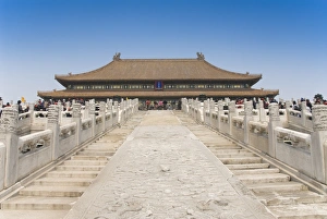 Images Dated 23rd April 2010: Hall of Supreme Harmony (Tai He Dian), with stone dragon marble carving leading up to the hall