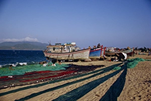 Fishing Net Prints: Hamlet fishnet repair