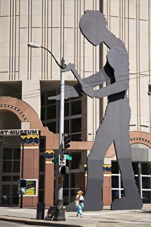Images Dated 19th May 2008: Hammering Man sculpture by Jonathan Borofsky, Seattle Art Museum, Seattle