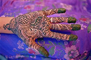 Images Dated 2nd August 2008: Hand decorated with design in henna