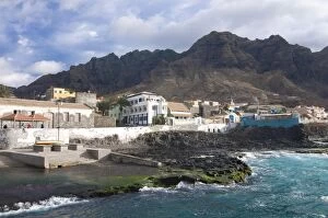 Images Dated 22nd February 2009: Harbor buildings in Ponta do Sol, San Antao, Cape Verde Islands, Atlantic, Africa