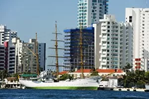 Images Dated 29th December 2010: Harbour area, Cartagena, Colombia, South America