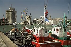 Images Dated 4th January 2000: The harbour, La Rochelle, Cote de Jade, Poitou Charentes, France, Europe