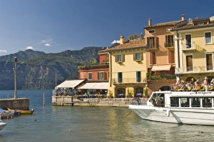 Italian Lake Prints: The harbour at Malcesina