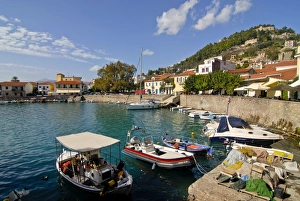 Images Dated 1st November 2007: The harbour of Nafpaktos, central Greece, Greece, Europe