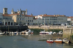 Ile De Re Prints: Harbour and port, St. Martin, Ile de Re, Poitou Charentes, France, Europe
