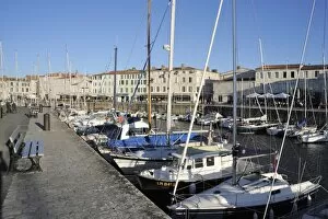 Images Dated 18th June 2009: Harbour and quayside, St. Martin-de-Re, Ile de Re, Charente-Maritime, France, Europe
