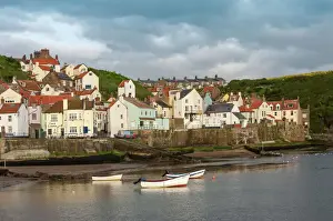 Quaint Prints: Harbour wall and the village of Staithes