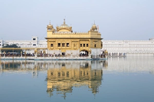 The Harmandir Sahib (The Golden Temple), Amritsar, Punjab, India, Asia