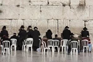 Hasidic Jews praying at the Western Wall, Jerusalem, Israel, Middle East