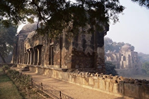 Images Dated 24th January 2000: Haus Khas Muslim monuments