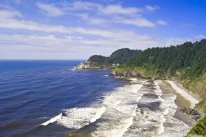 Images Dated 5th August 2007: Heceta Heads Lighthouse State Scenic Viewpoint, Oregon, United States of America
