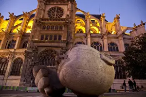 Human Head Prints: Henri de Miller sculpture Listen in front of Saint Eustache de Paris church