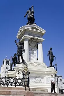 Images Dated 9th December 2009: Heroes Monument in Plaza Sotomayor, Valparaiso, Chile, South America