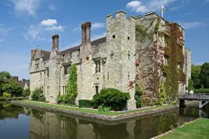Kent Collection: Hever Castle, dating from the 13th century, childhood home of Anne Boleyn, Kent, England