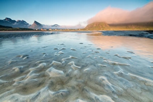 Nordland County Gallery: High peaks and midnight sun are reflected in the cold sea, Fredvang, Moskenesoya