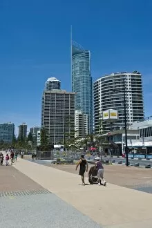 Images Dated 11th November 2008: High rise buildings in Surfers Paradise, Queensland, Australia, Pacific
