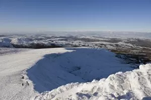 Images Dated 2nd January 2010: Hikers on snow covered Pen y Fan mountain, Brecon Beacons National Park