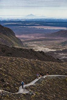 Hikers on the Tongariro Alpine Crossing Trek, Tongariro National Park, UNESCO World Heritage Site