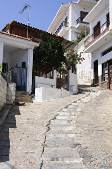 Images Dated 27th August 2008: Hill town of Glossa, Skopelos, Sporades Islands, Greek Islands, Greece, Europe