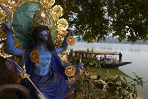 West Bengal Prints: Hindu statue and the Hooghly River, part of the Ganges River, West Bengal, India, Asia