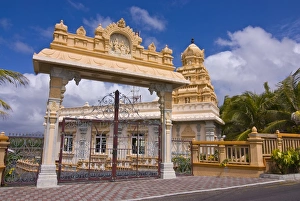 Images Dated 5th September 2007: Hindu temple in northern Mauritius, Mauritius, Africa
