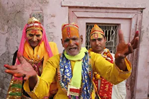 Celebrating Prints: Hindus celebrating Holi festival, Dauji, Uttar Pradesh, India, Asia