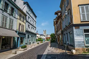 Streets Prints: Historic quarter features classic architecture in Troyes