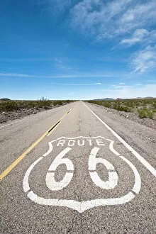 Images Dated 29th March 2010: Historic Route 66 sign near Amboy, California, United States of America, North America