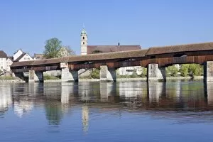 Images Dated 9th April 2011: Historical wooden bridge and cathedral (Fridolinsmunster), Bad Sackingen, Black Forest