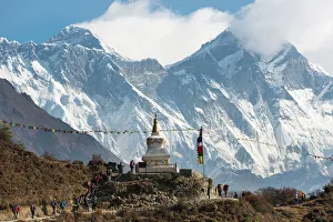 Trekking Prints: Hoards of trekkers make their way to Everest Base Camp