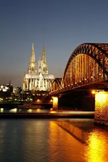 Images Dated 18th April 2010: Hohenzollern Bridge over the River Rhine and Cathedral, UNESCO World Heritage Site