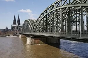 Images Dated 3rd March 2010: Hohenzollern Bridge over the River Rhine, Cologne, North Rhine Westphalia