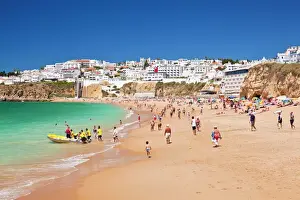 Algarve Prints: Holidaymakers on Fishermans Beach (Praia dos Pescadores)