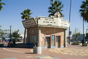Hollywood and Vine Station