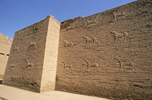 Achaemenid Prints: Holy bull, Babylon