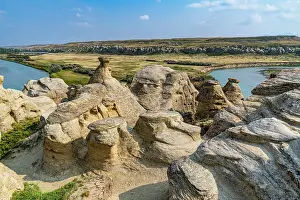 Hoodoos along the Milk River, Writing-on-Stone Provincial Park, UNESCO World Heritage Site, Alberta, Canada, North America