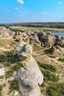 Hoodoos along the Milk River, Writing-on-Stone Provincial Park, UNESCO World Heritage Site, Alberta, Canada, North America