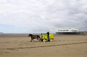 Images Dated 13th July 2008: Horse and buggy, Weston-super-Mare, Somerset, England, United Kingdom, Europe