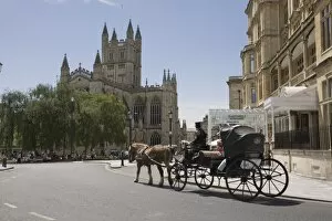 Horse and carriage on way to the Abbey, Bath, Avon, England, United Kingdom, Europe