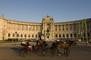Horse Carriage Prints: Horse cart in front of the Hofburg Palace on the Heldenplatz, Vienna, Austria, Europe