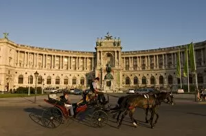 Horse cart in front of the Hofburg Palace on the Heldenplatz, Vienna, Austria, Europe