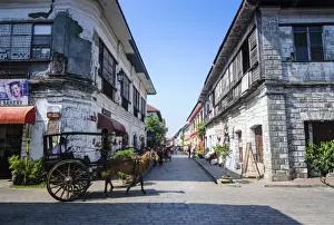 Pulling Prints: Horse cart riding through the Spanish colonial architecture in Vigan