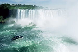 Images Dated 17th January 2000: Horseshoe Falls, Niagara, Ontario, Canada, North America