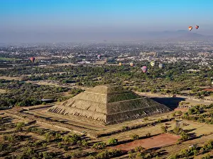 Marvel Prints: Hot air balloons flying over the Pyramid of the Sun and Avenue of the Dead at sunrise