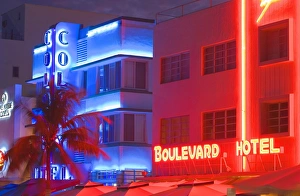 Images Dated 12th November 2007: Hotels on Ocean Drive, Art Deco District, South Beach, Miami, Florida, United States of America