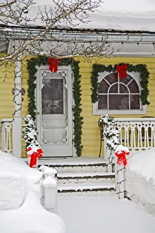 Christmas Decoration Prints: House with Christmas decorations