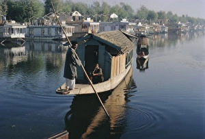 Equipment Prints: Houseboats on the lake at Srinagar